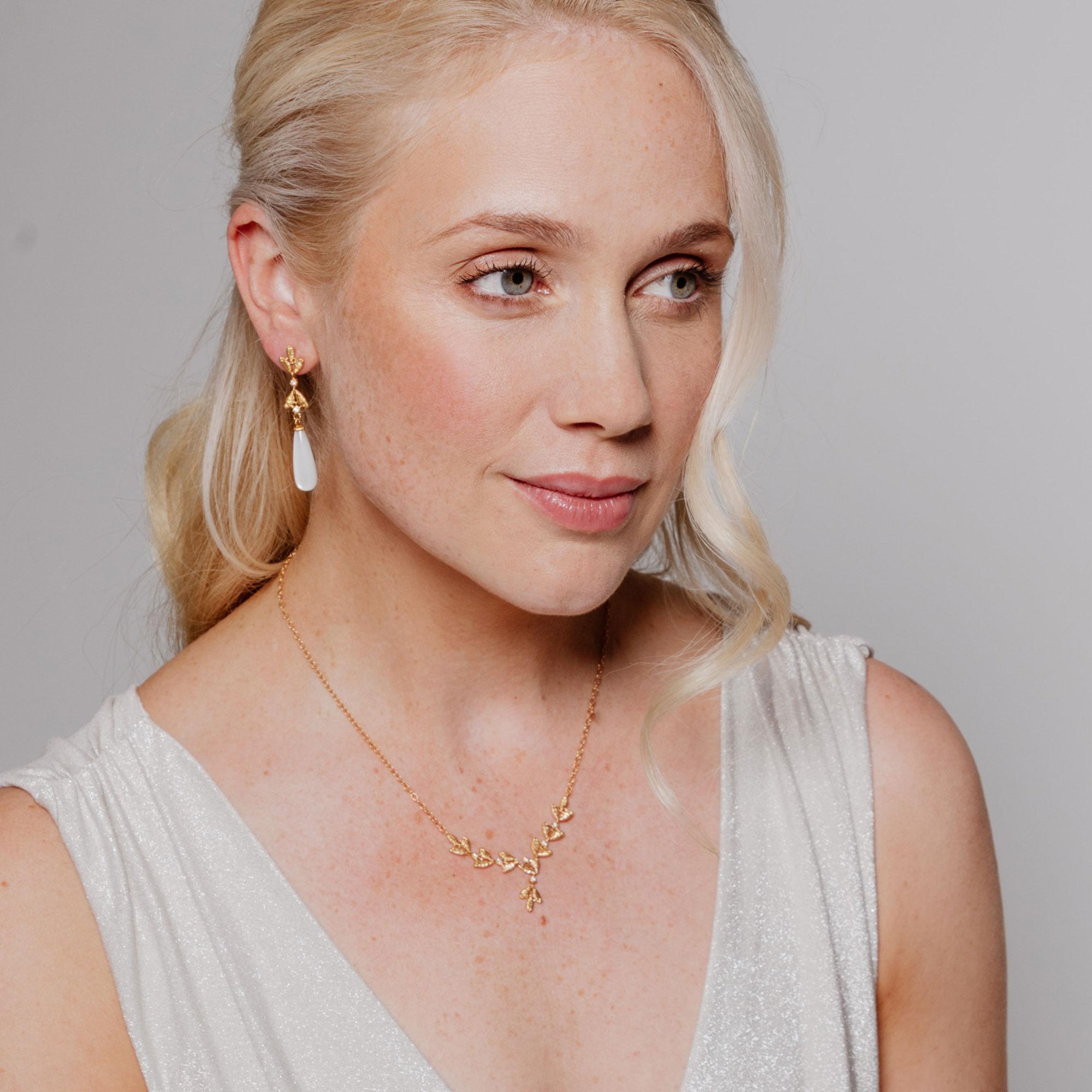 Earrings "Emilia-Sophie" in yellow gold with diamonds and moonstone drops
