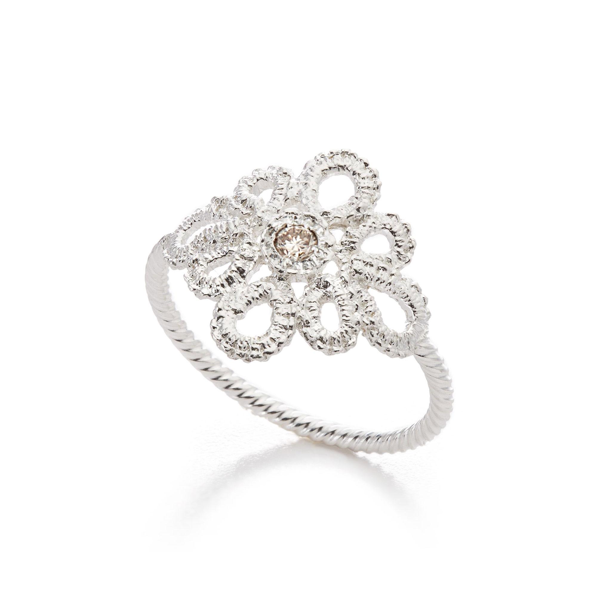 Ring "Miss Medea" in silver with brilliant