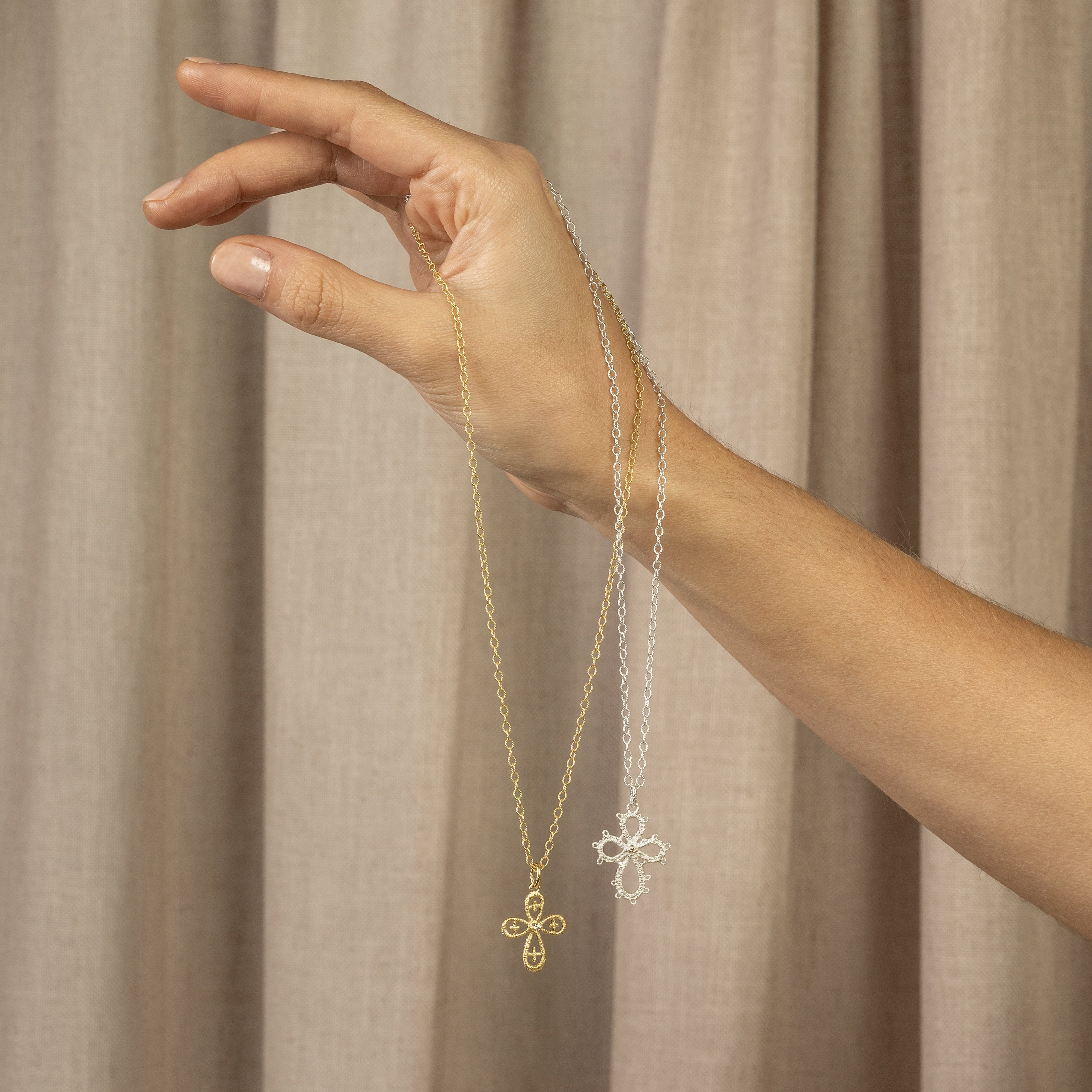 Pendant "Soul Cross" in gold-plated silver with brilliant-cut diamond