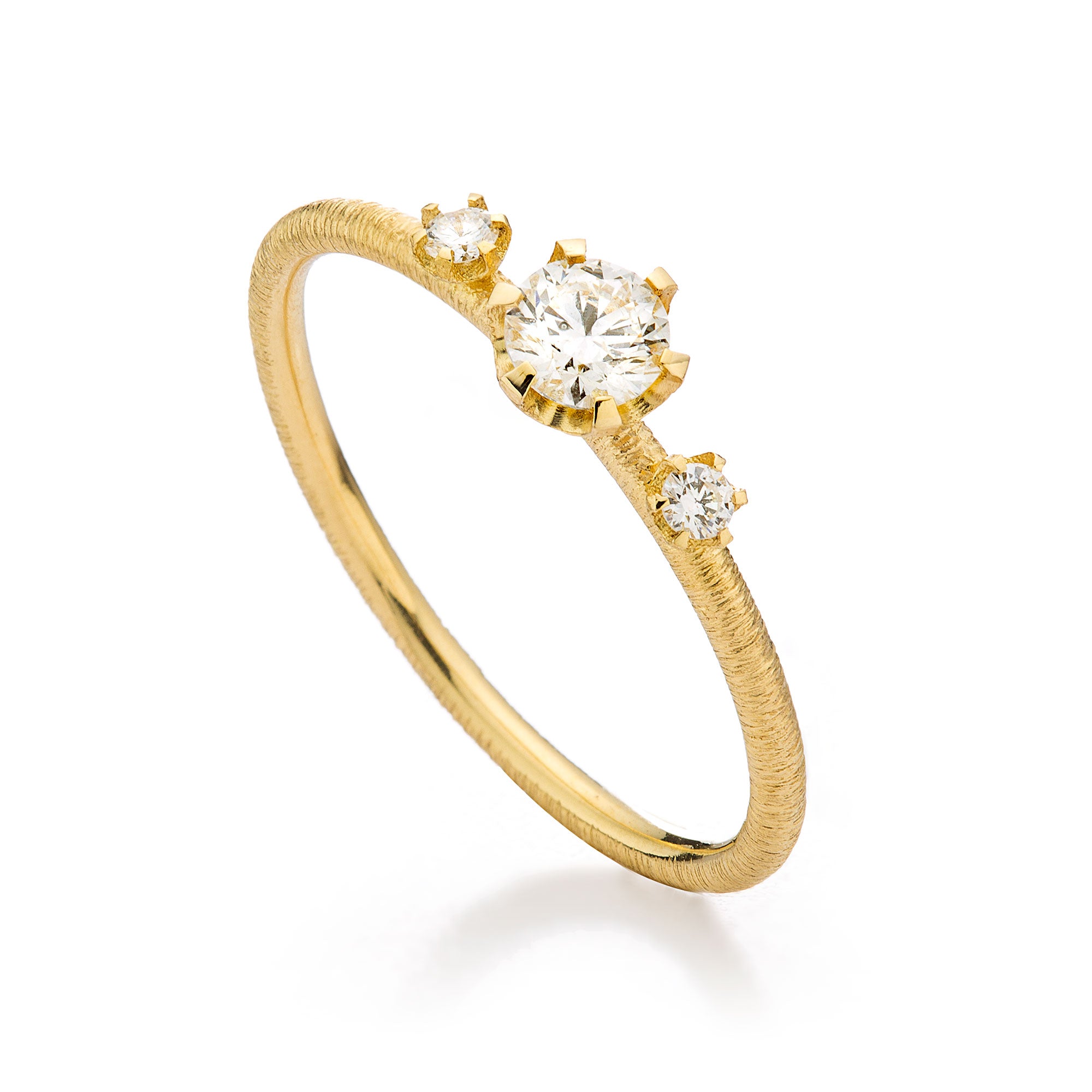 Ring "Aimée" in yellow gold with 3 champagne diamonds 0.22ct