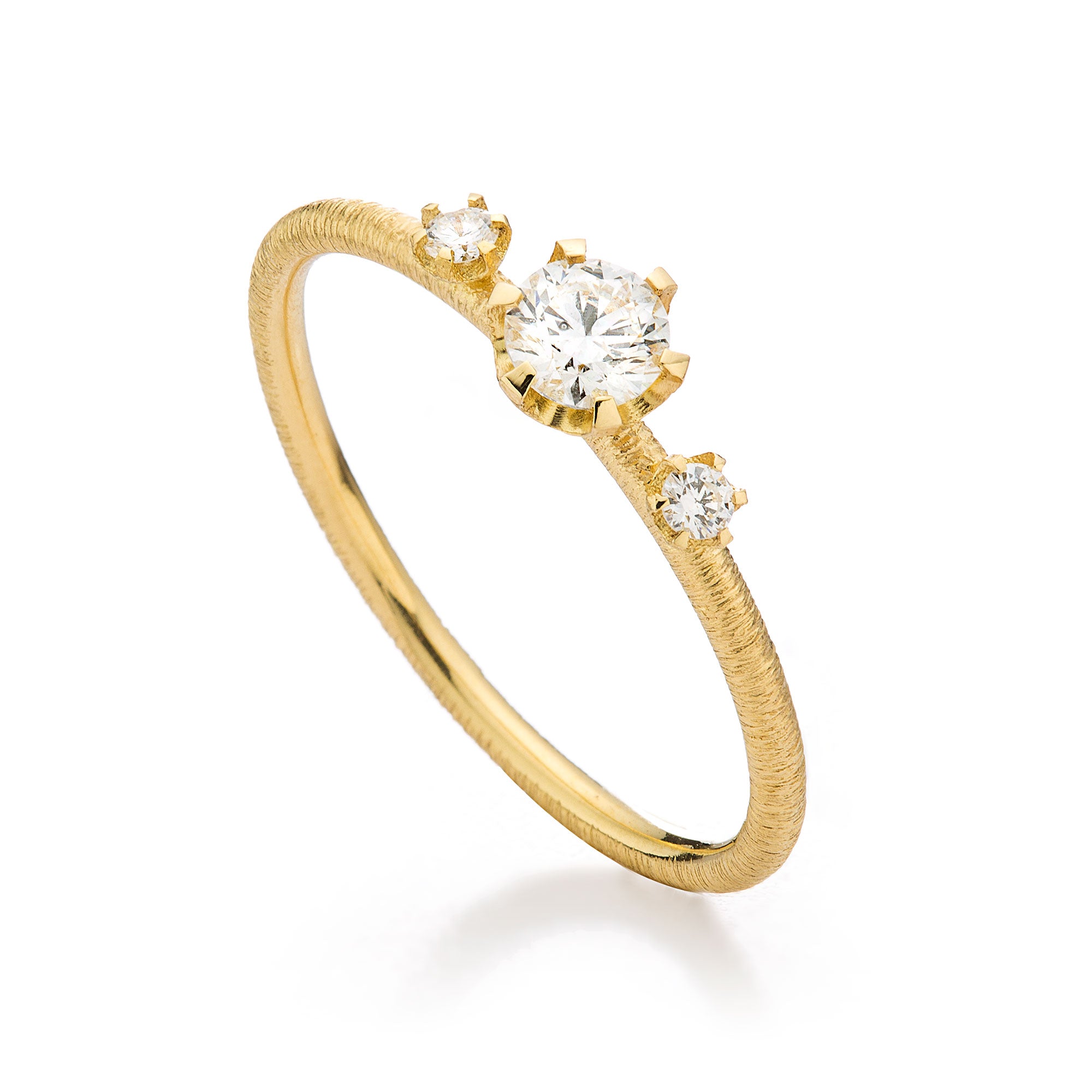 Ring "Aimée" in Gelbgold mit 3 weißen Brillanten 0.31ct