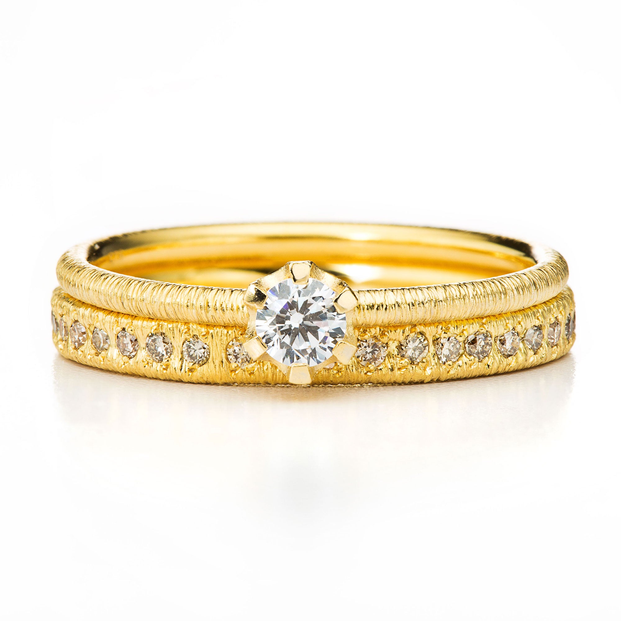 Ring "Scarlett" in Gelbgold mit champagner Brillant 0.19ct