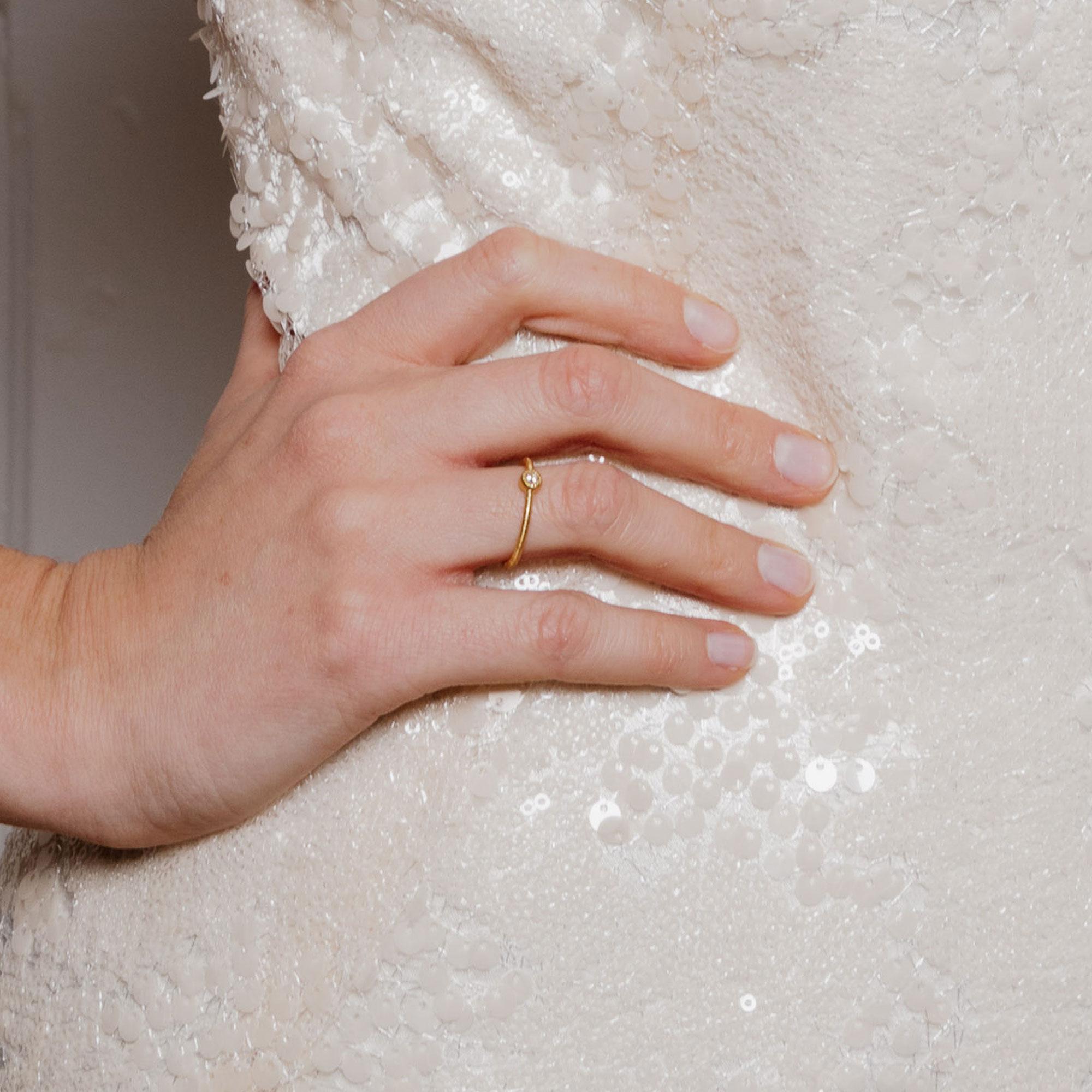 Ring "Iris Solitär" in Gelbgold mit Brillant