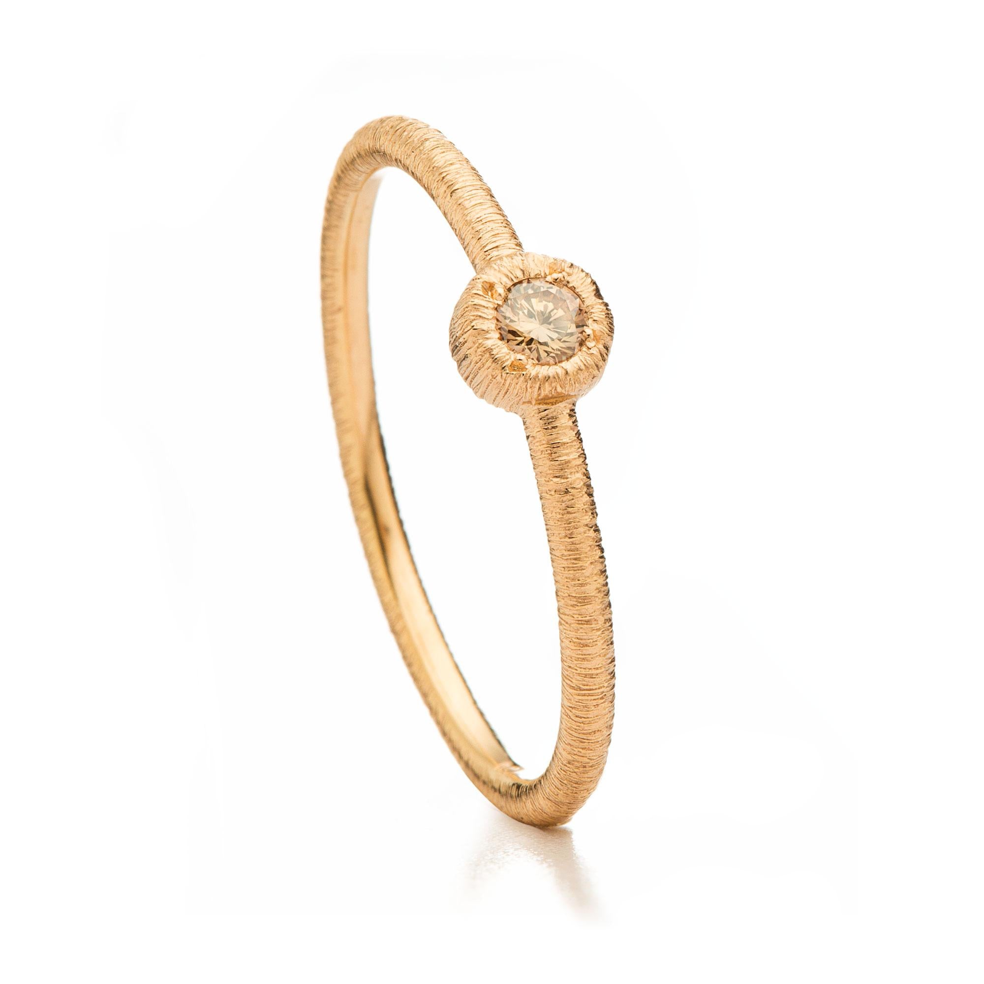 Ring "Iris Solitär" in Roségold mit Brillant