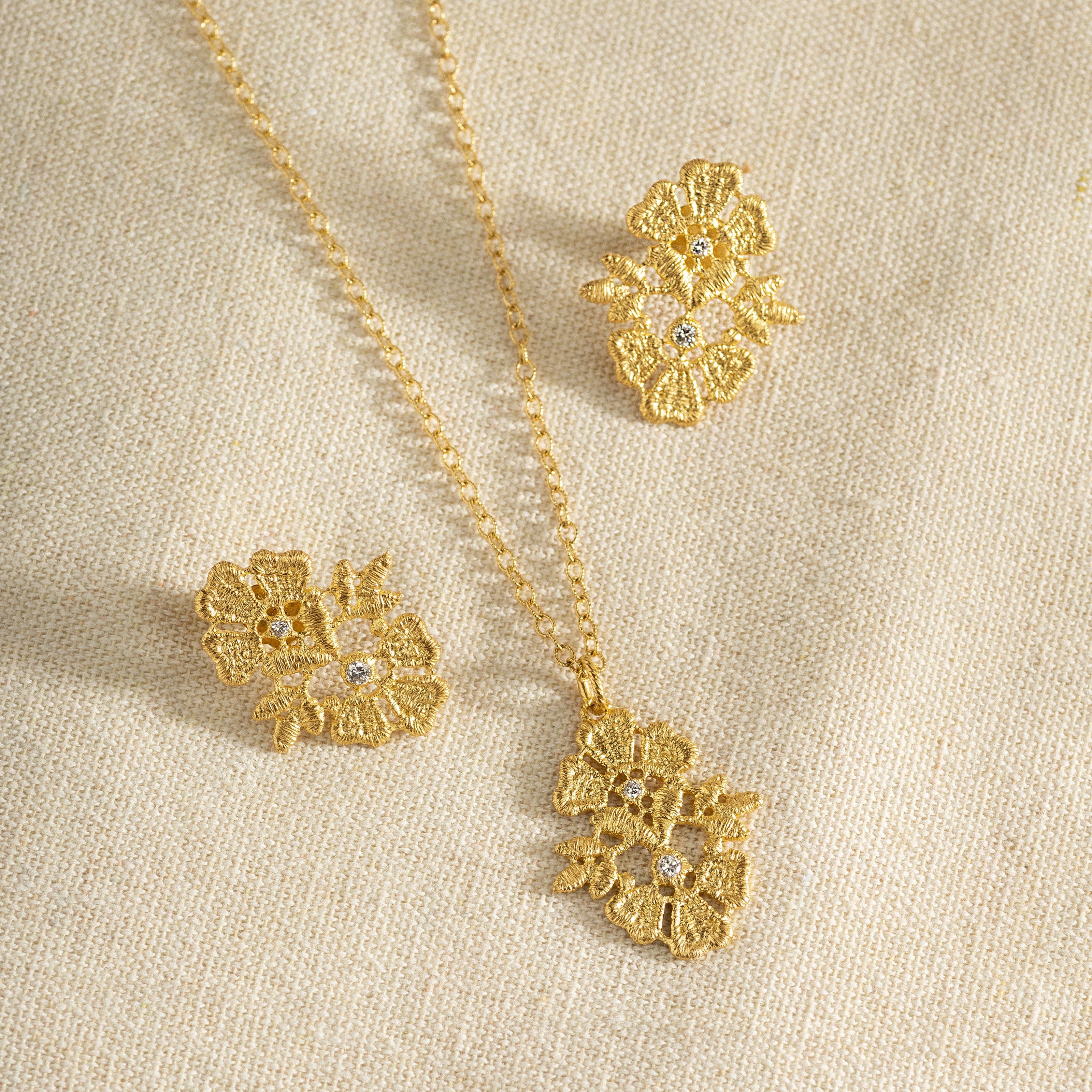 Ohrringe "Flower Garden" in Gelbgold mit Brillanten