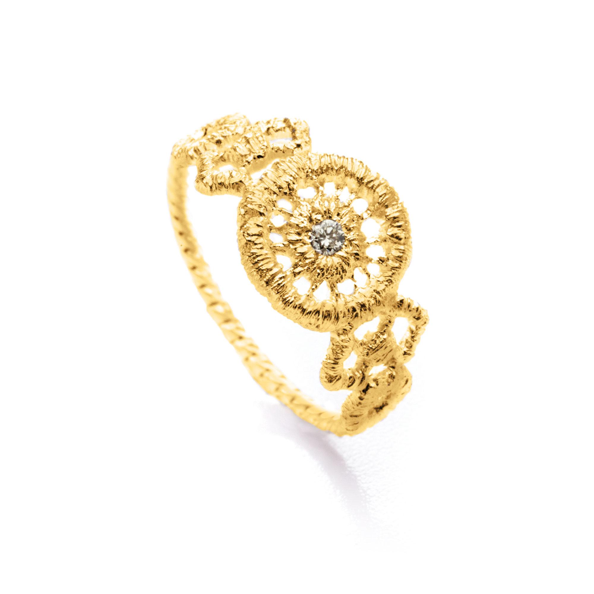Ring "Turandot" in Gelbgold mit Brillant
