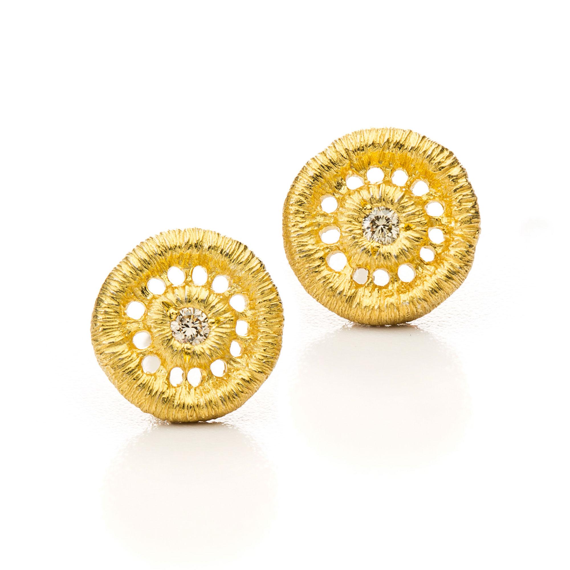 Ear studs "Miss Turandot" in yellow gold with brilliant-cut diamonds