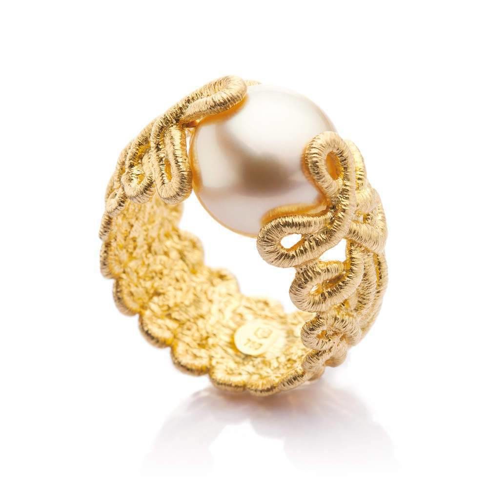 Ring "Pique Dame" in Gelbgold