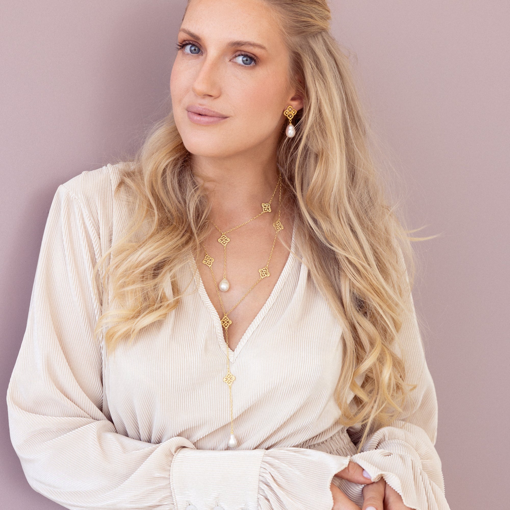 Casual Y-necklace "Chiara Pearl" in gold-plated silver with baroque pearl