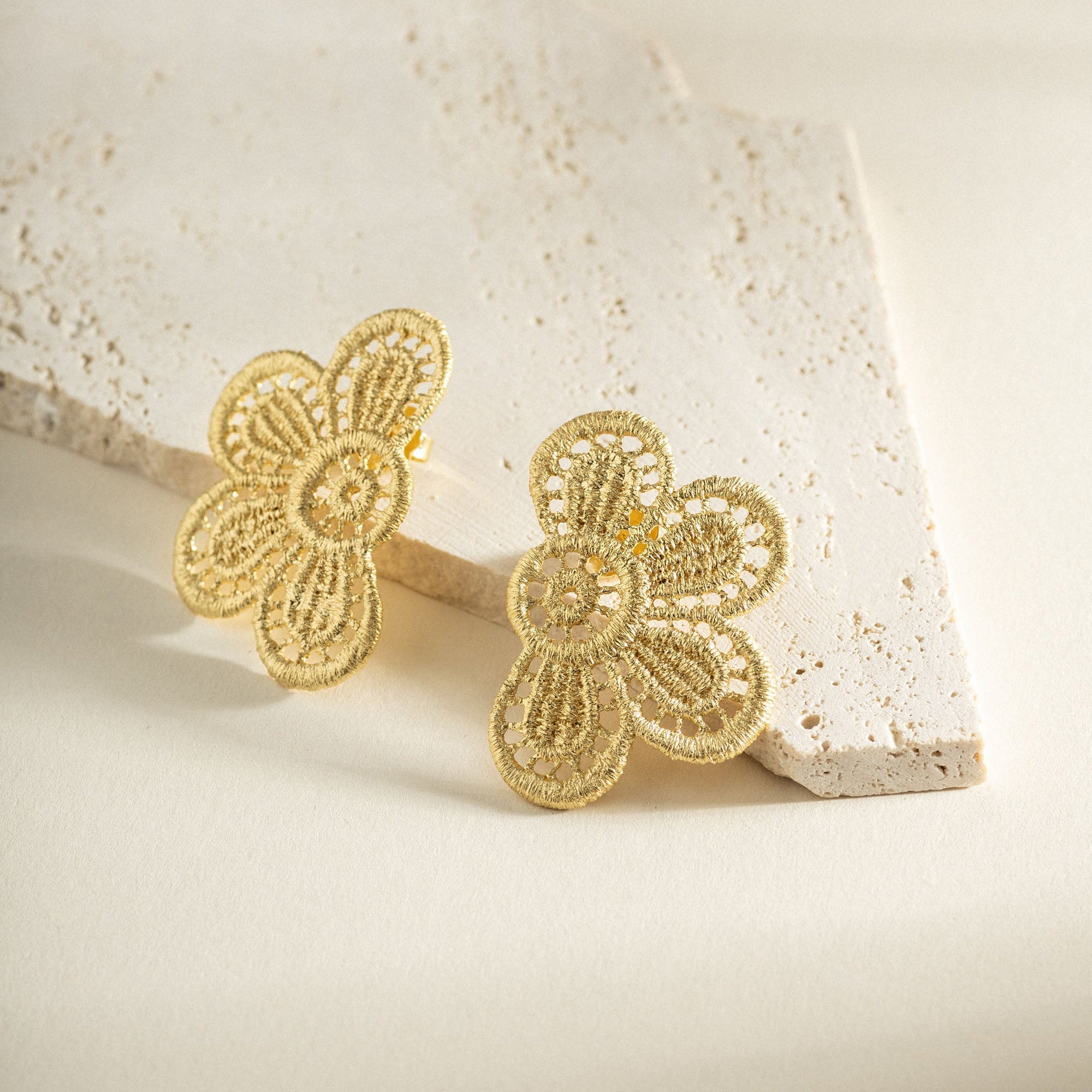 Earrings "Blooming Lace" in gold-plated silver