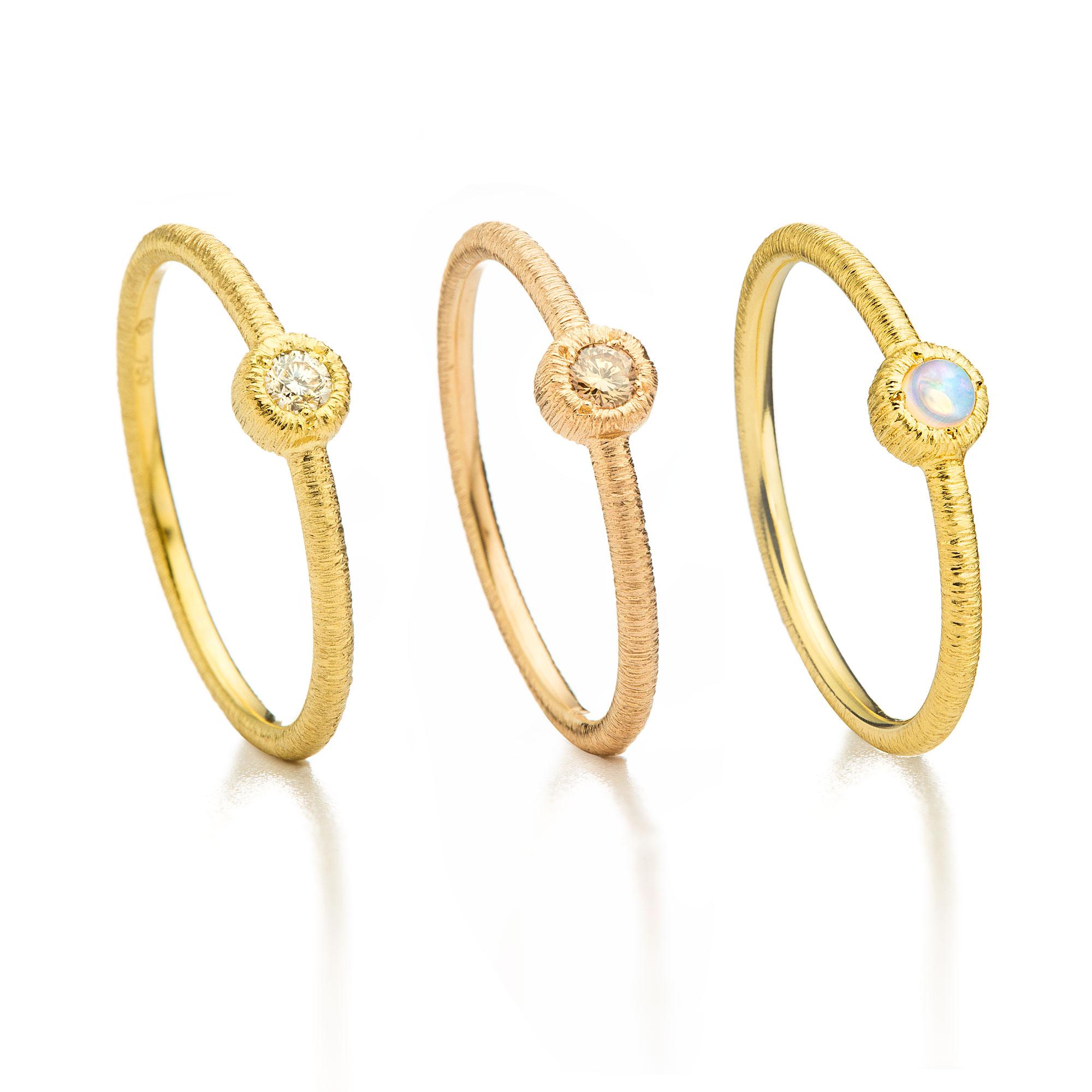 Ring "Iris Solitär" in Roségold mit Brillant