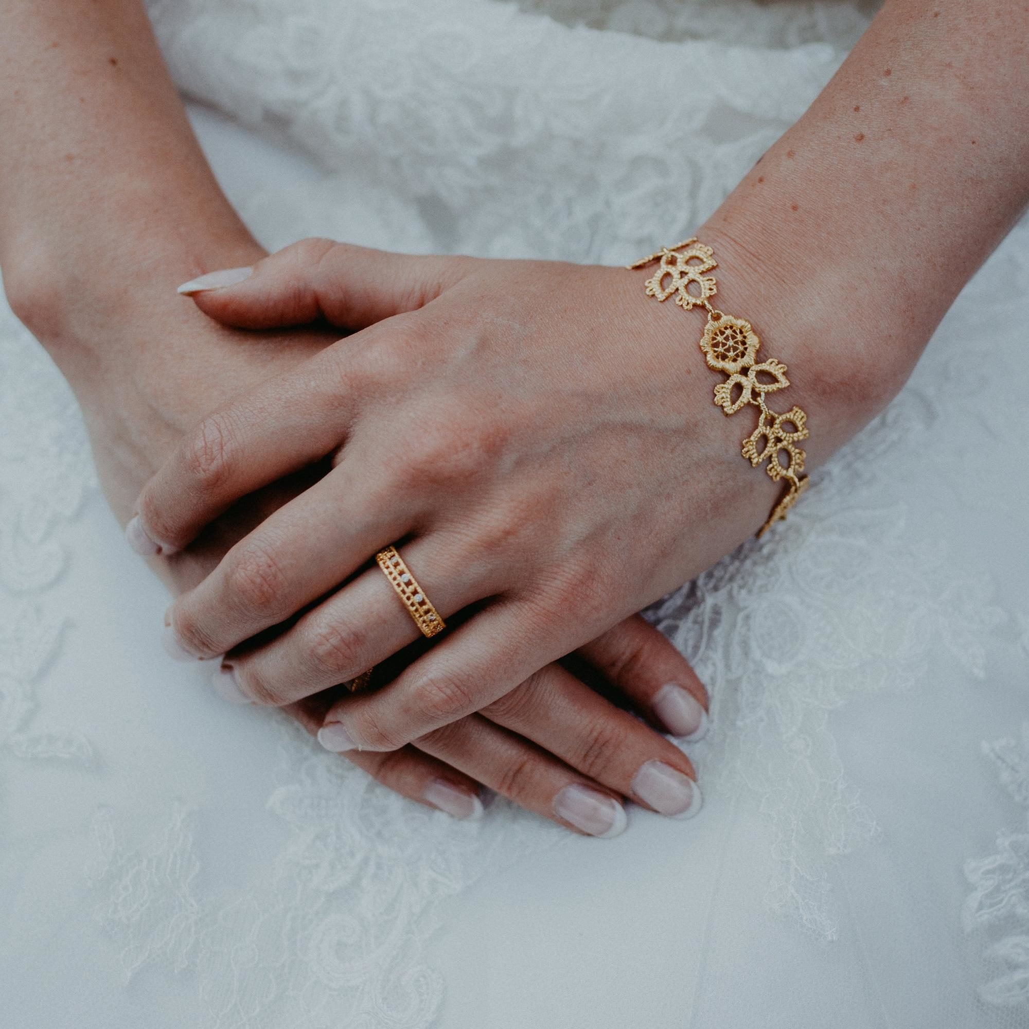 Ring "Othello" in yellow gold with brilliant-cut diamonds