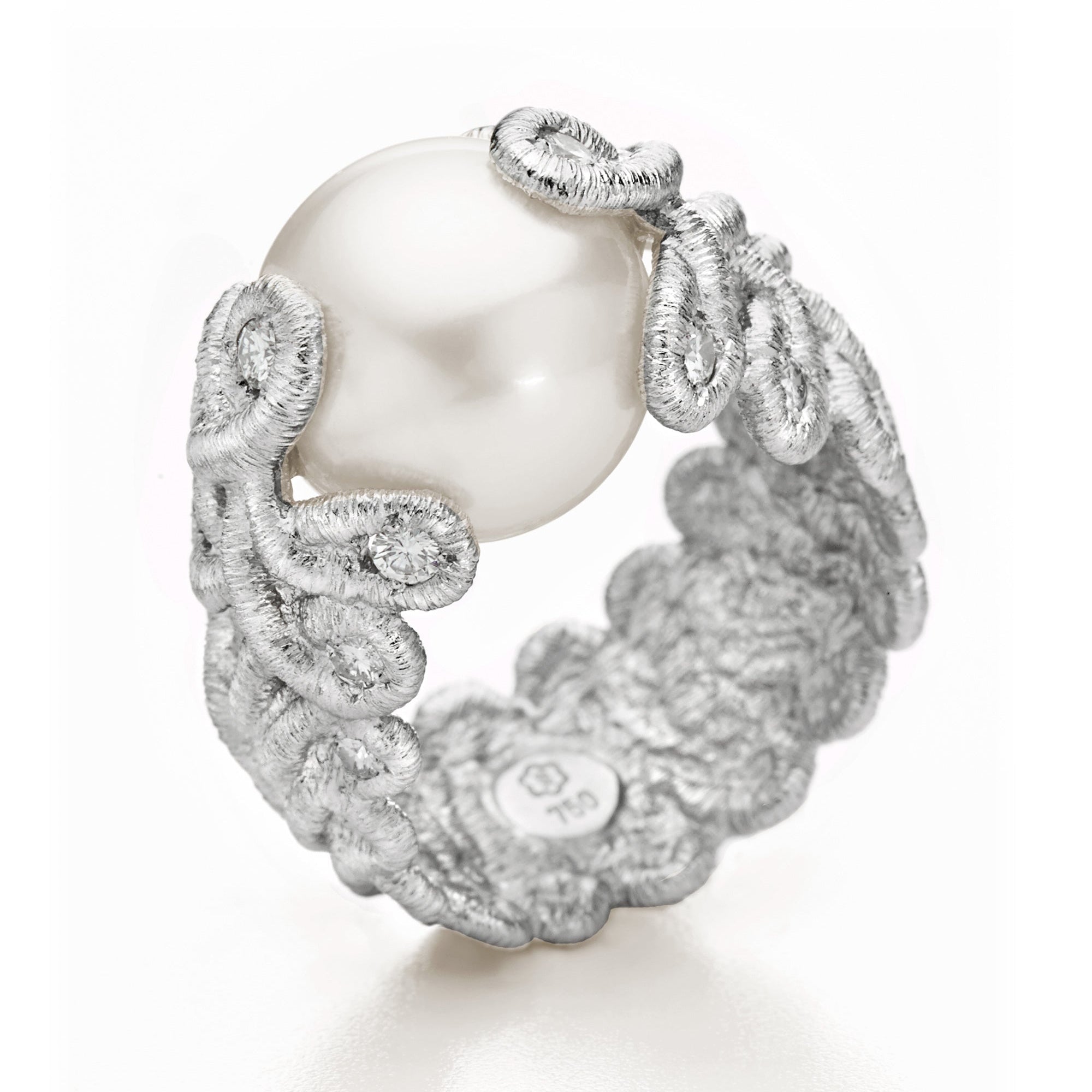 Ring "Pique Dame" in Weißgold mit 14 Brillanten