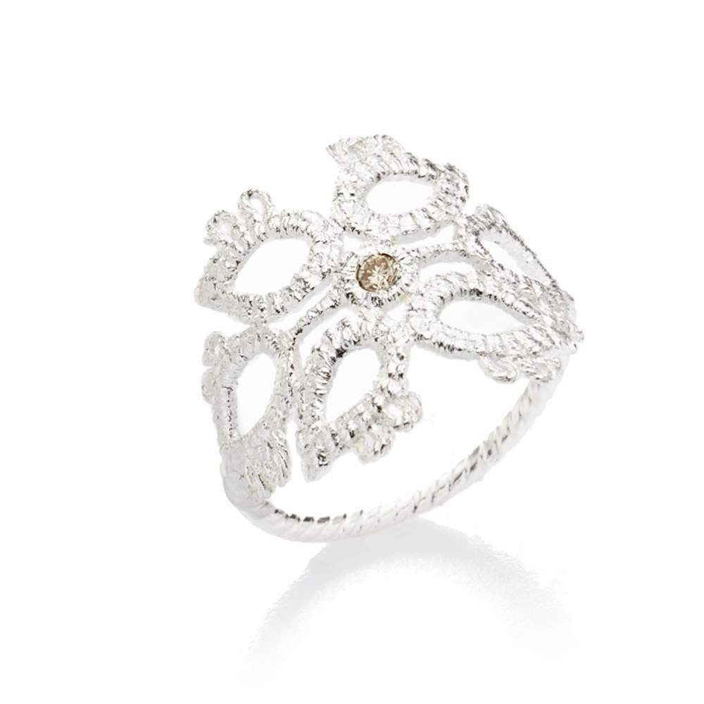 Brautschmuck Ring "Dornröschen" in Silber mit Brillant. Exklusiver Spitzenschmuck, Hochzeitsschmuck für den schönsten Tag des Lebens.